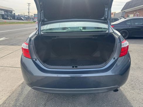 Used 2016 Toyota Corolla LE FWD image 12