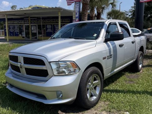 Used 2015 RAM 1500 Express RWD image 2