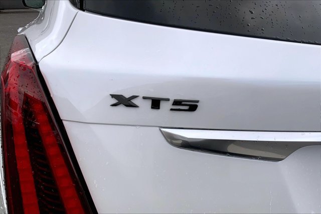 Used 2024 Cadillac XT5 Premium Luxury w/ LPO, Floor Liner Package AWD/4WD image 7