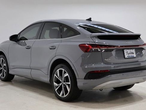 Used 2022 Audi Q4 e-tron Premium AWD/4WD image 5