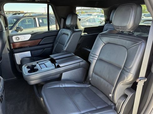 Used 2022 Lincoln Navigator Reserve image 17