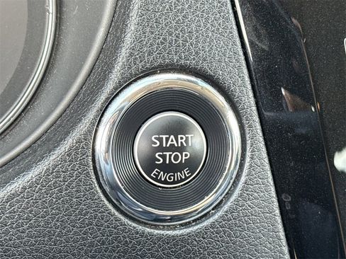 Certified 2020 Nissan Rogue SL image 46