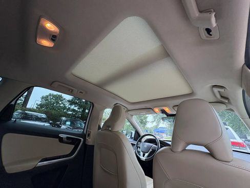 Used 2016 Volvo XC60 T6 w/ Proximity Package AWD/4WD image 20