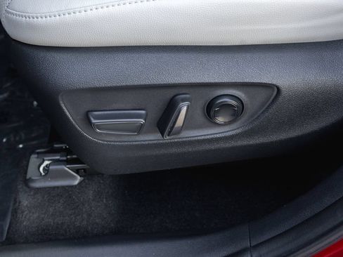 Certified 2024 Toyota Grand Highlander AWD image 12
