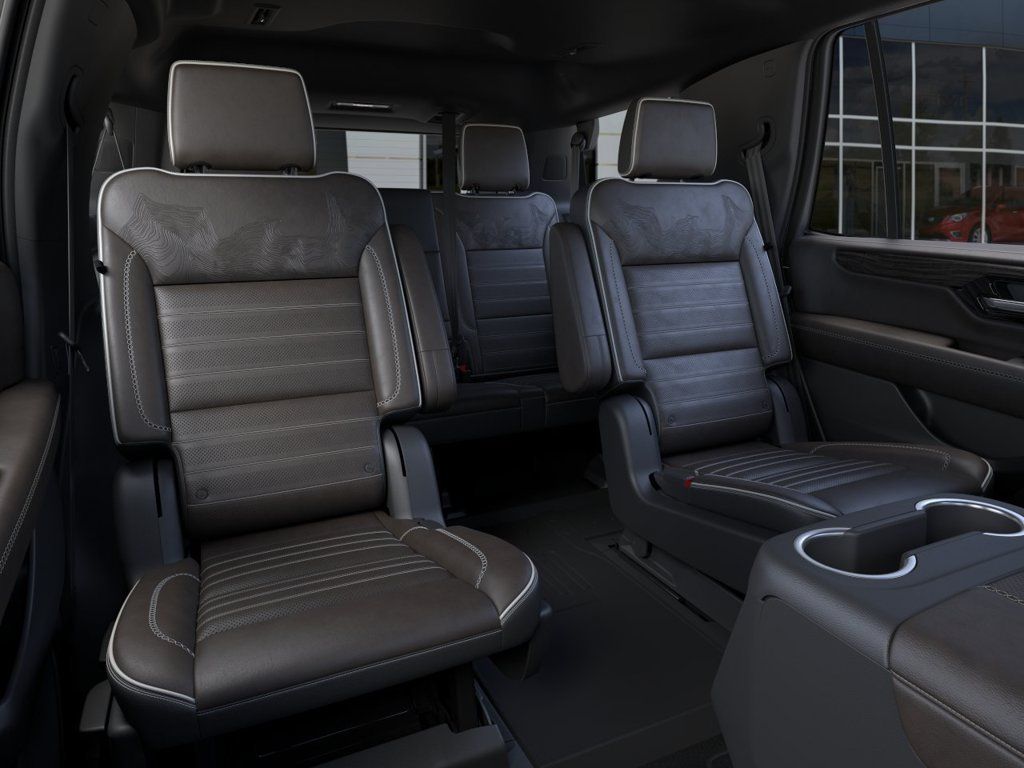 New 2027 GMC Yukon Denali Ultimate w/ LPO, Floor Liner Package AWD/4WD image 17
