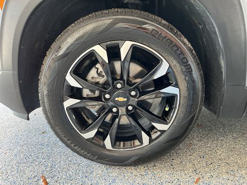 Used 2023 Chevrolet TrailBlazer LT FWD image 32