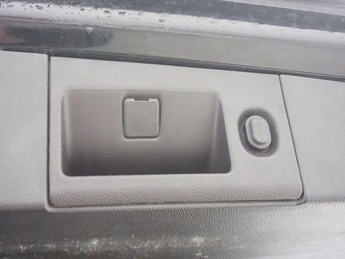 Used 2015 Chevrolet Suburban LTZ image 20