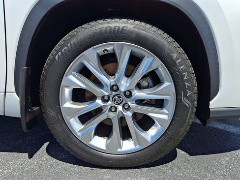 Used 2022 Toyota Highlander Limited AWD/4WD image 8