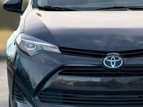 Used 2019 Toyota Corolla LE image 11