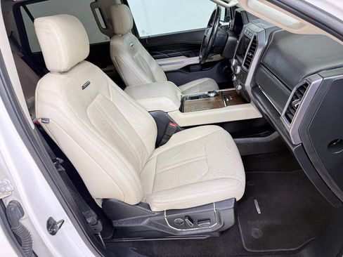 Used 2018 Ford Expedition Platinum RWD image 35