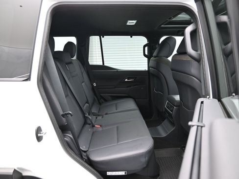 Used 2024 Lexus GX 550 AWD/4WD image 12