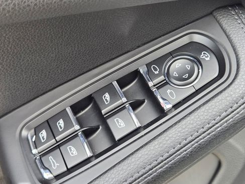 Used 2023 Porsche Macan image 30