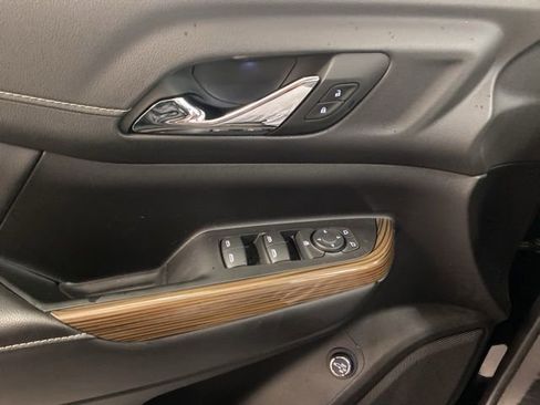 Used 2023 GMC Acadia SLE w/ Driver Convenience Package image 19