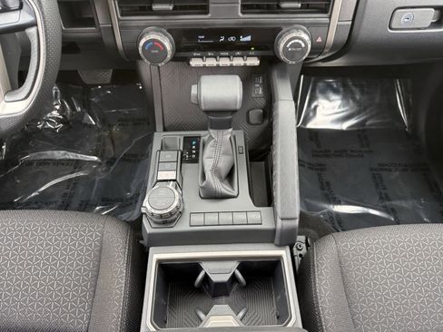 Used 2025 Toyota 4Runner SR5 AWD/4WD image 15