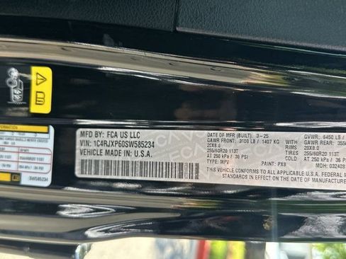 Certified 2025 Jeep Wrangler Unlimited Sahara w/ Safety Group AWD/4WD image 31