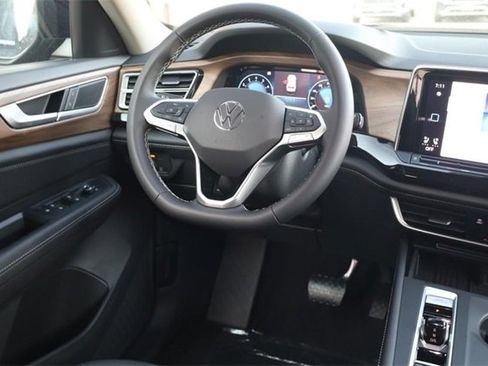 New 2026 Volkswagen Atlas SE image 25