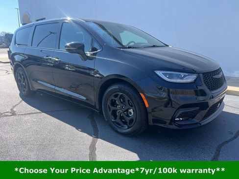 Certified 2022 Chrysler Pacifica Touring-L w/ S Appearance Package image 1