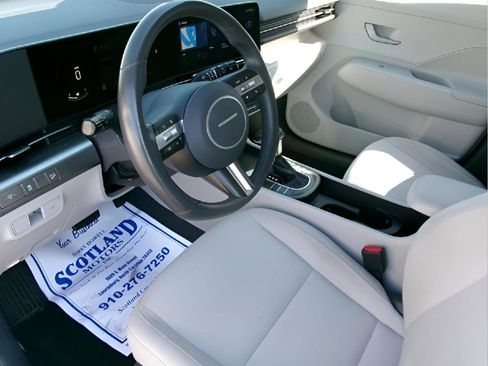 Used 2025 Hyundai Kona SEL FWD image 12