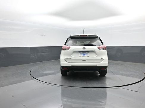 Used 2015 Nissan Rogue SV w/ SV Premium Package image 6