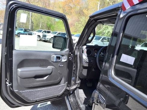 New 2026 Jeep Wrangler Unlimited Rubicon AWD/4WD image 12
