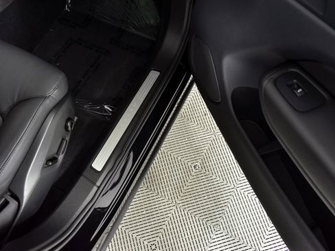 Certified 2025 Volvo XC60 B5 Plus image 25