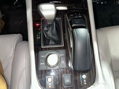 Used 2017 Lexus LS 460 F Sport image 29