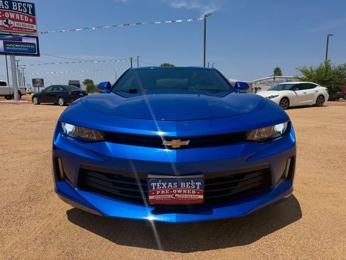 Used 2018 Chevrolet Camaro LT RWD image 2