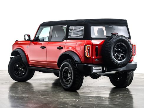 Used 2023 Ford Bronco Wildtrak image 12