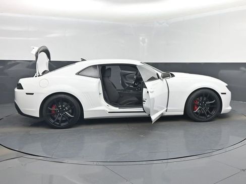 Used 2014 Chevrolet Camaro SS w/ SS Performance Package image 43
