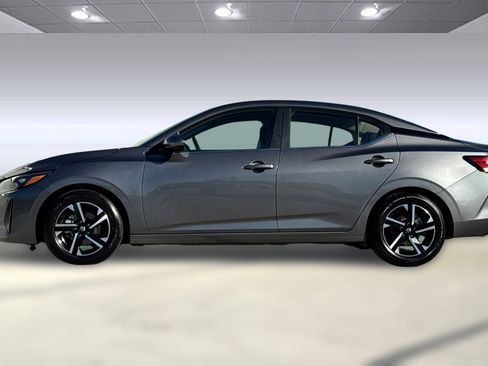 Used 2024 Nissan Sentra SV image 6