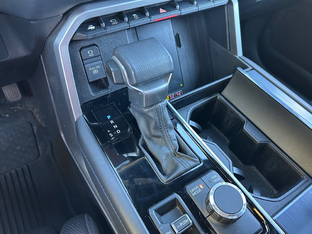 Used 2025 Toyota Sequoia Platinum AWD/4WD image 21