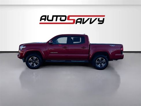 Used 2018 Toyota Tacoma TRD Sport image 4