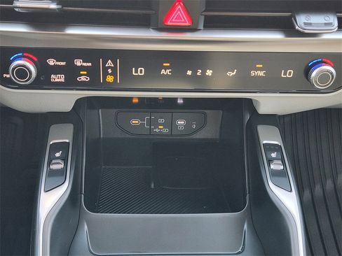 New 2026 Kia Sorento S w/ S Panoramic Sunroof Package image 14