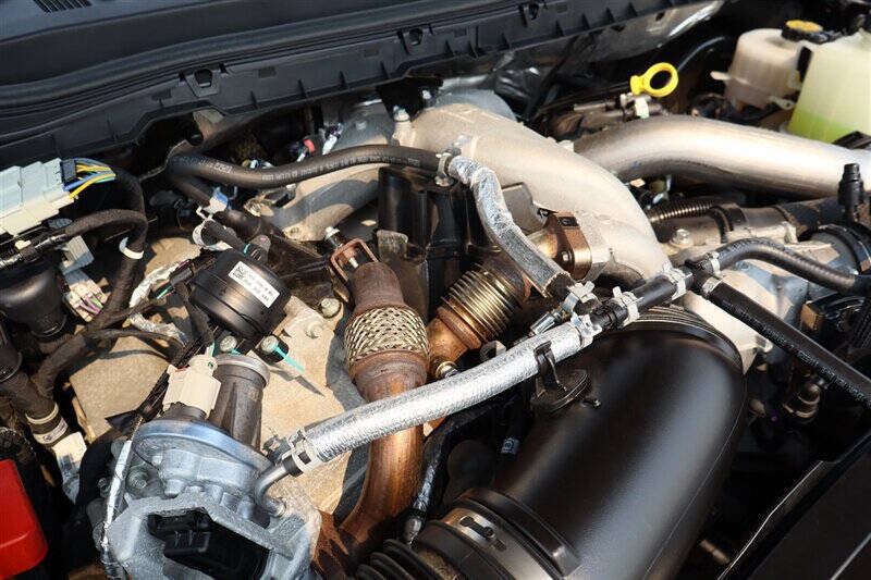 Used 2024 Ford F350 Platinum AWD/4WD image 11