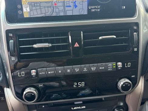 Used 2023 Lexus GX 460 Premium w/ Premium Package AWD/4WD image 3