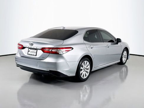 Used 2019 Toyota Camry LE w/ Convenience Package FWD image 4