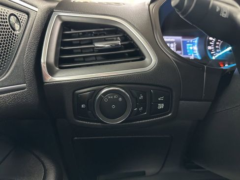 Used 2024 Ford Edge Titanium image 36