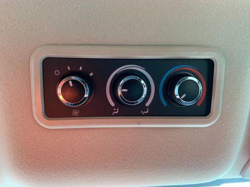 Used 2017 Chevrolet Express 3500 LT w/ LT Preferred Equipment Group RWD image 20