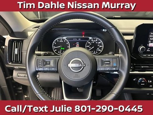 Used 2025 Nissan Pathfinder SV AWD/4WD image 25