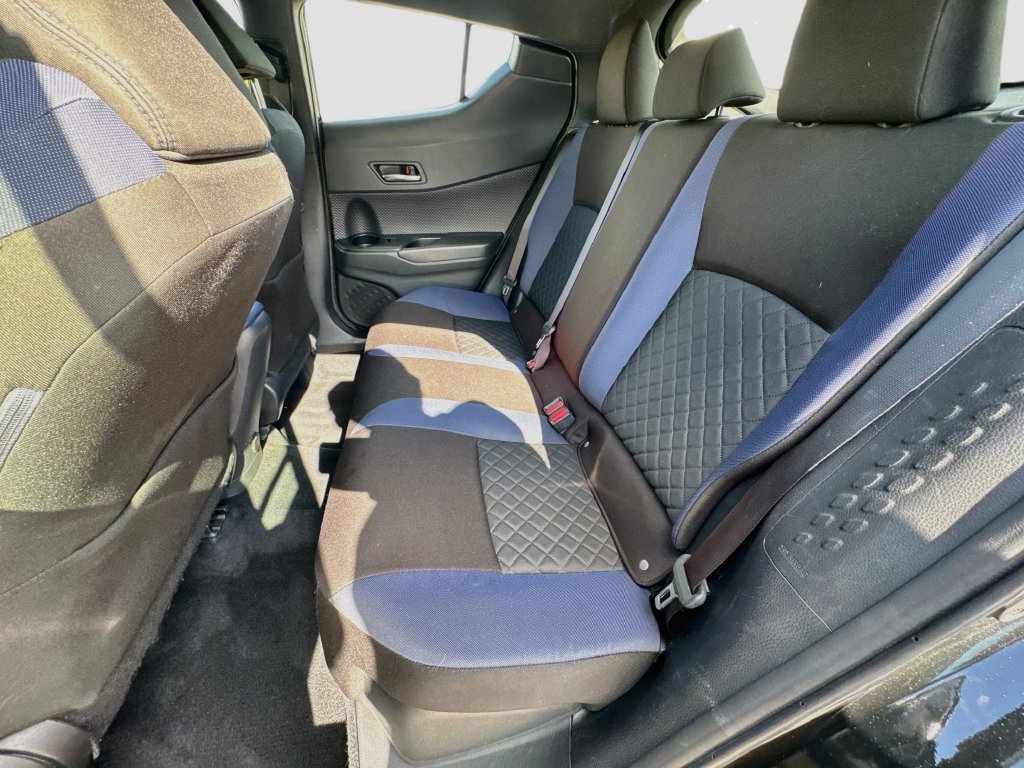 Used 2020 Toyota C-HR XLE FWD image 27