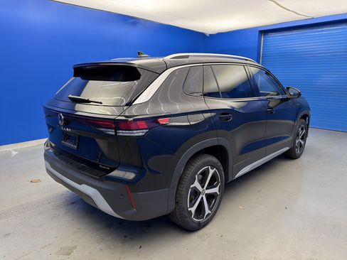 New 2026 Volkswagen Tiguan SE image 7