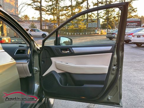 Used 2019 Subaru Outback 2.5i Premium image 21