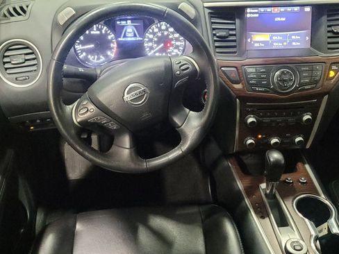 Used 2017 Nissan Pathfinder Platinum w/ Cargo Package image 22