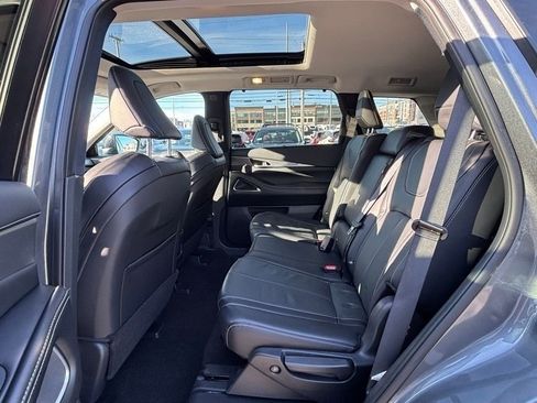 Used 2023 INFINITI QX60 Luxe w/ Performance Audio Package image 18