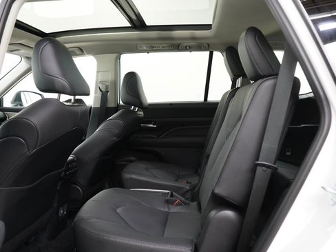 Used 2026 Toyota Grand Highlander AWD image 16