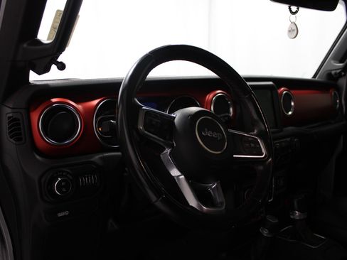 Used 2020 Jeep Gladiator Rubicon AWD/4WD image 13