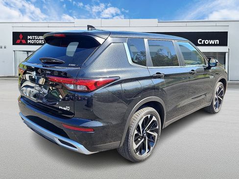 New 2025 Mitsubishi Outlander SE image 4