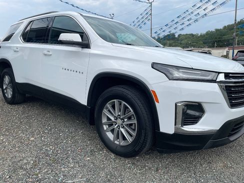 Used 2023 Chevrolet Traverse LT FWD image 3