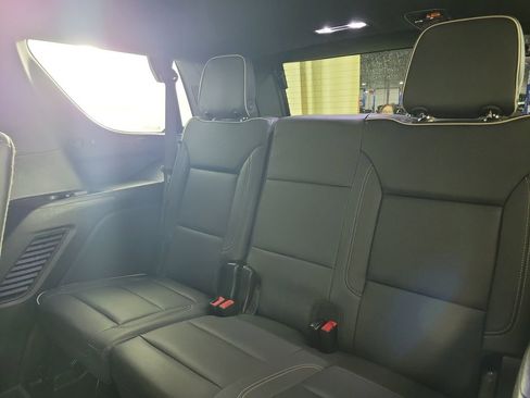 Used 2024 Chevrolet Tahoe Premier AWD/4WD image 10