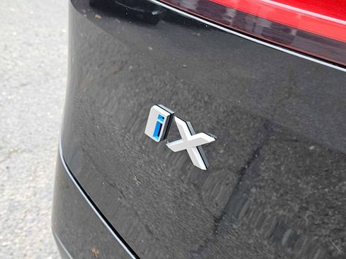Used 2025 BMW iX xDrive50 image 15